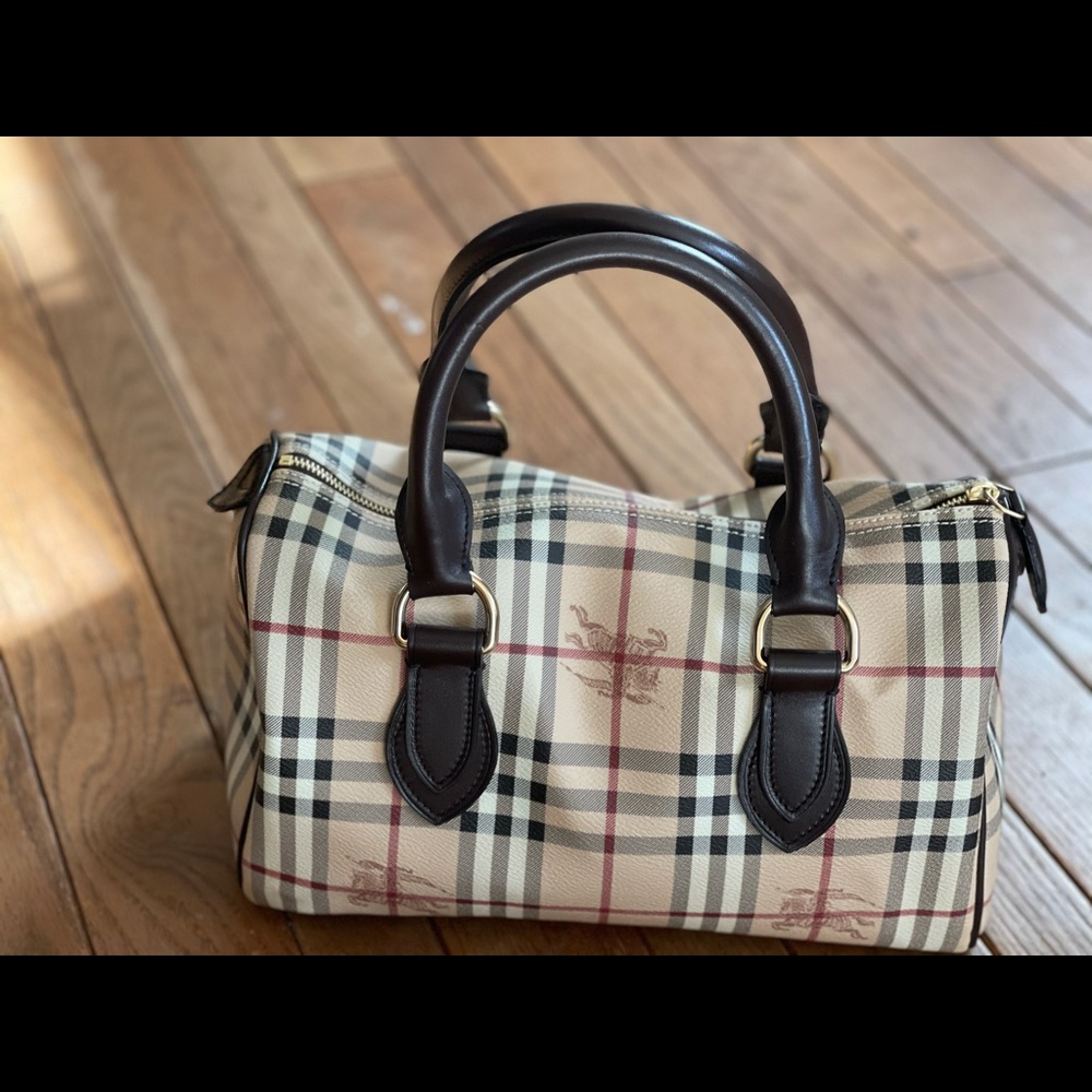 Burberry Signature bag